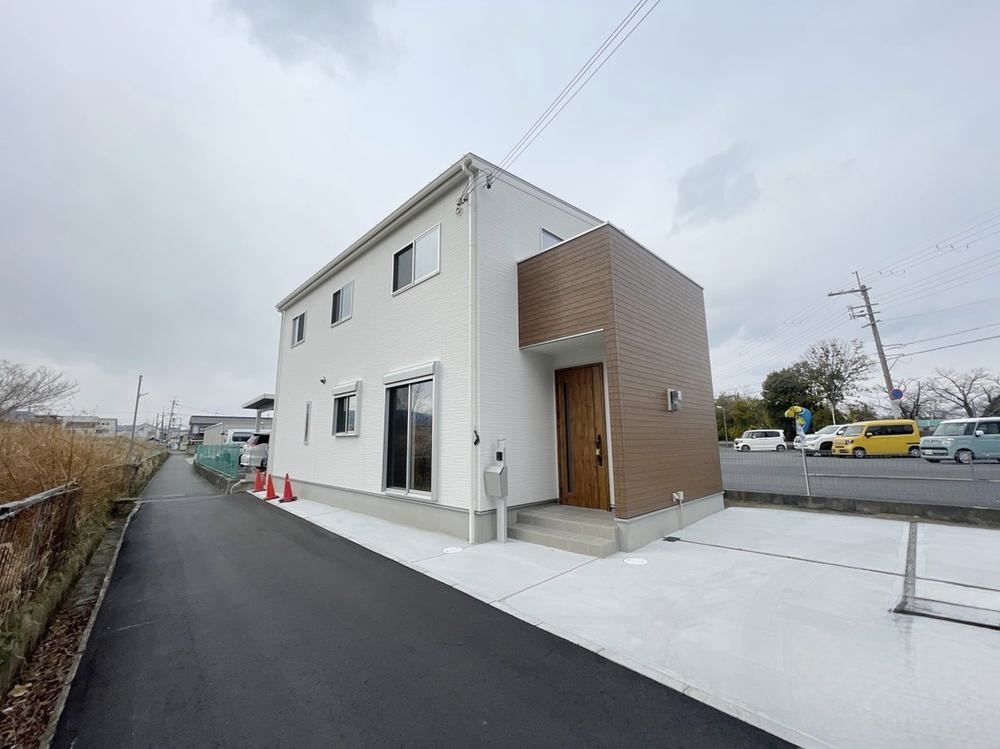 【奈良県橿原市小綱町（八木西口駅）】